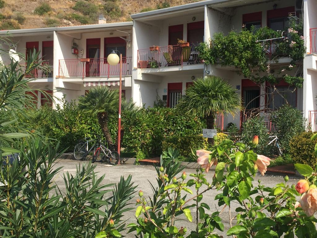 B&B Xenia Патти Экстерьер фото